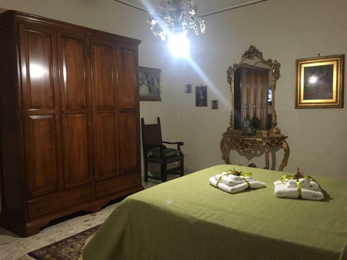 Dimora Montpellier Apartment ซาแลร์โน ภายนอก รูปภาพ
