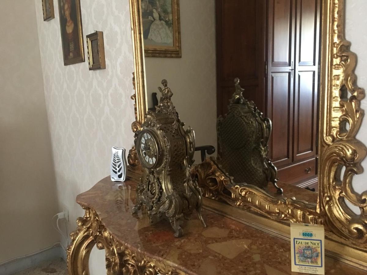 Dimora Montpellier Apartment ซาแลร์โน ภายนอก รูปภาพ